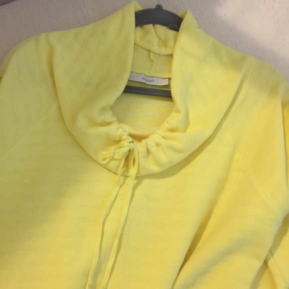 SEJOUR Cowl drawstring neckline top. - Picture 6 of 8